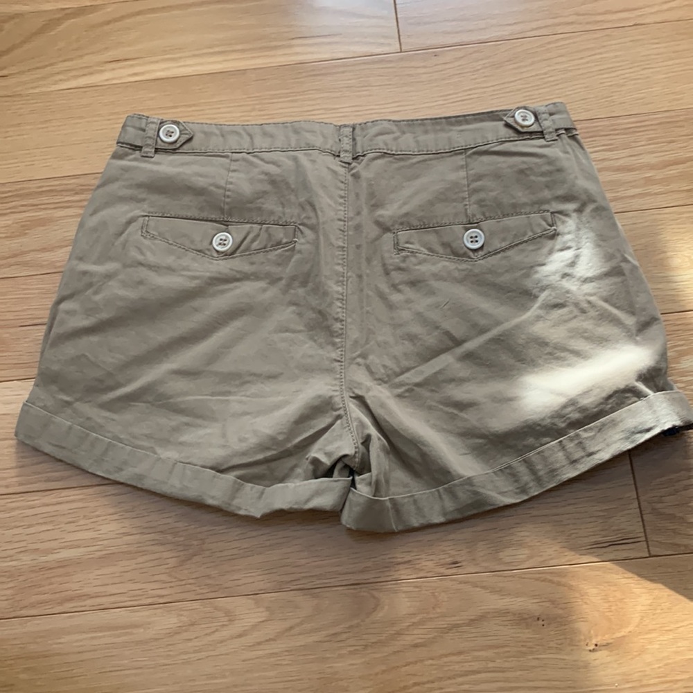 KHAKI SHORTS - Picture 2 of 3